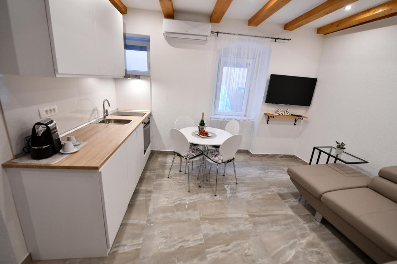 Apartment Lavanda - Suite Sinj Buitenkant foto