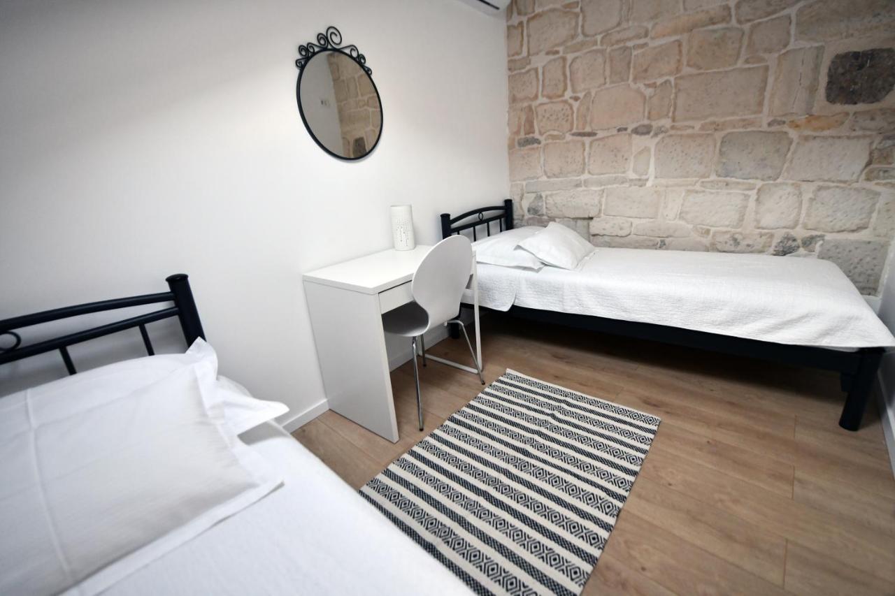Apartment Lavanda - Suite Sinj Buitenkant foto