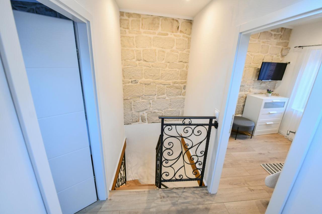 Apartment Lavanda - Suite Sinj Buitenkant foto