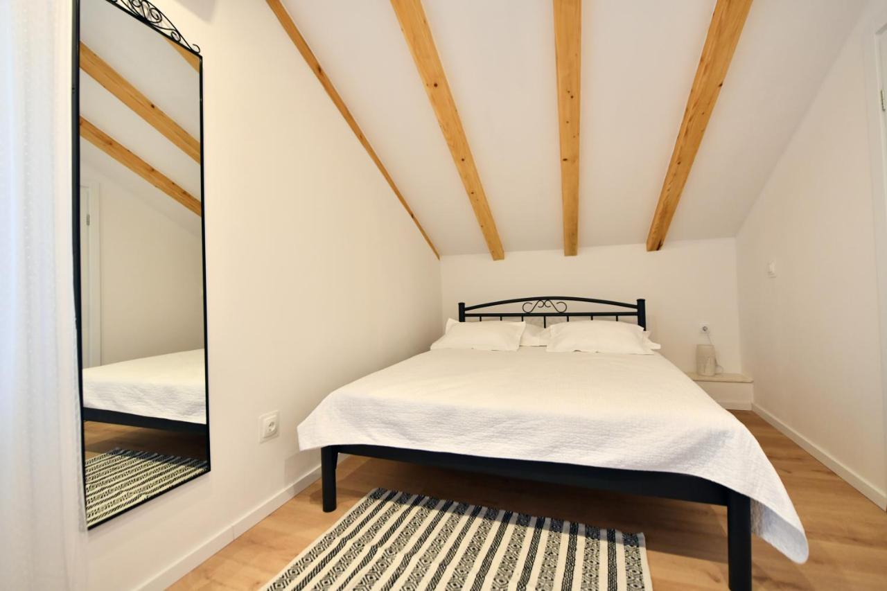 Apartment Lavanda - Suite Sinj Buitenkant foto